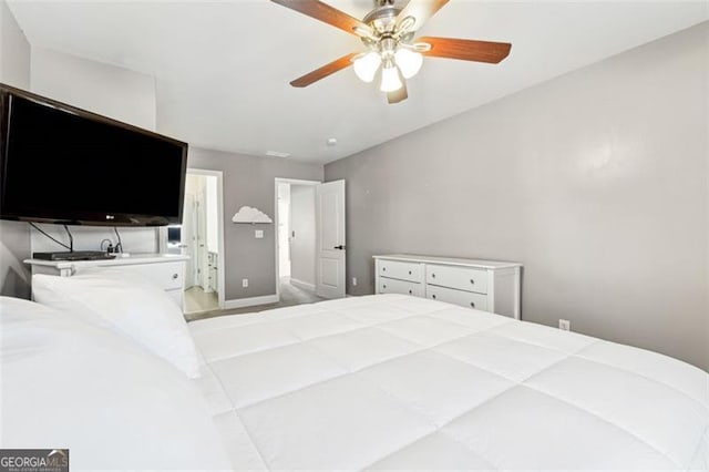 bedroom with ceiling fan