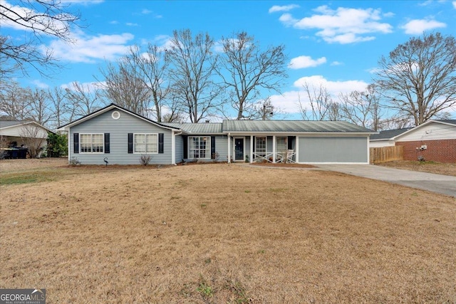 ranch-style house featuring a front yard