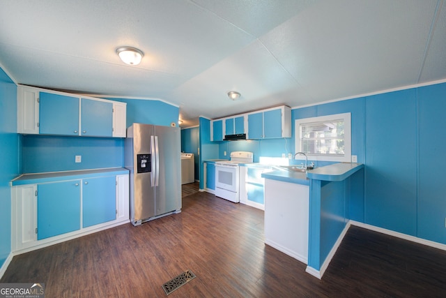 kitchen with sink, white electric range oven, blue cabinets, stainless steel fridge with ice dispenser, and vaulted ceiling