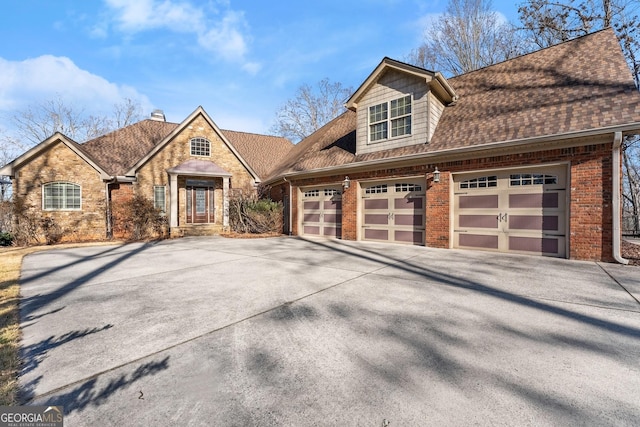 view of front facade featuring a garage