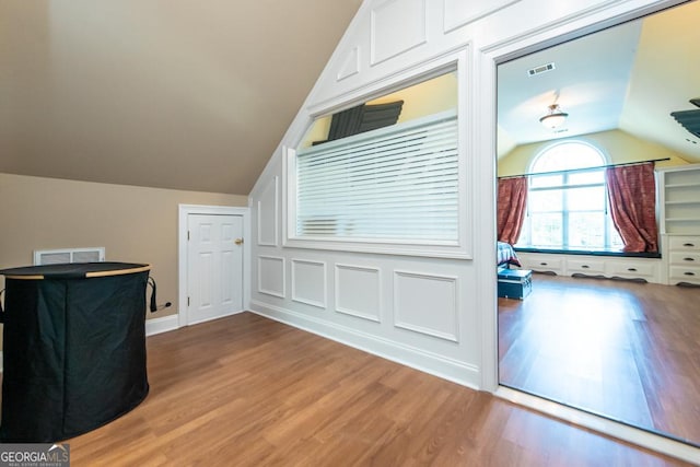 304 Stathams Way, Warner Robins, GA 31088 - additional living space with lofted ceiling and wood finished floors
