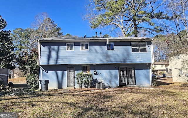 view of front facade featuring a front yard