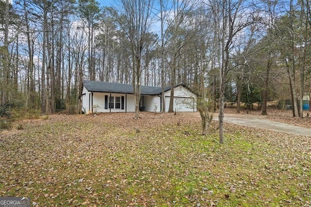 view of front of house featuring a garage