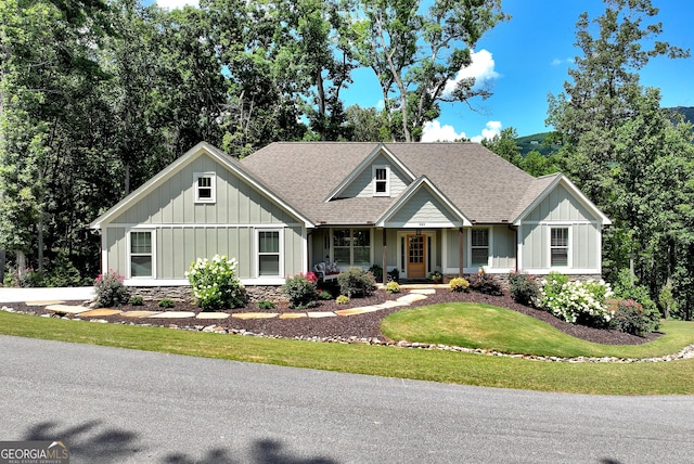 view of front of property with a front lawn