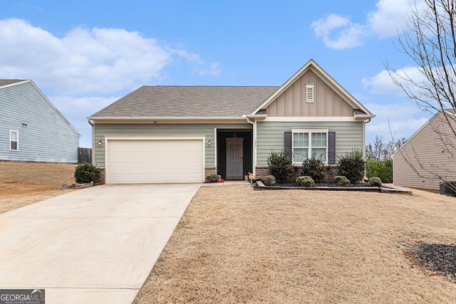 view of front facade with a garage