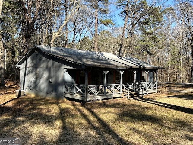 exterior space with a lawn