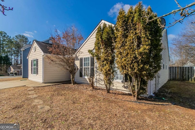 view of front of property