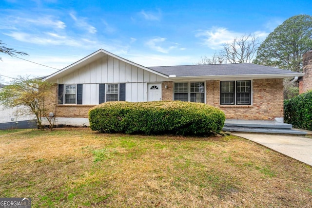 ranch-style house with a front yard