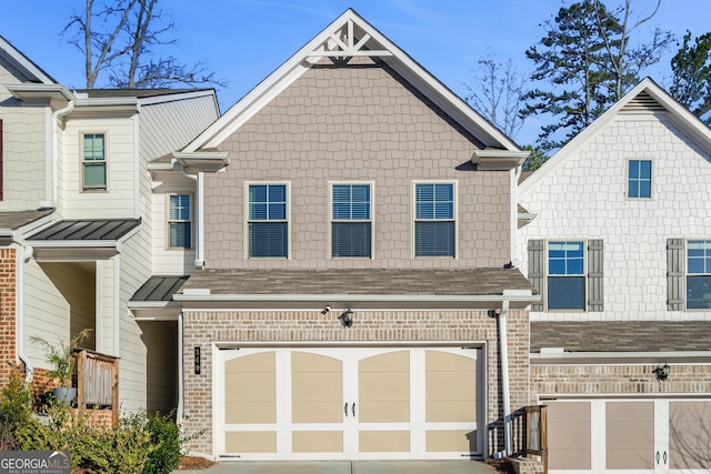 view of front facade featuring a garage