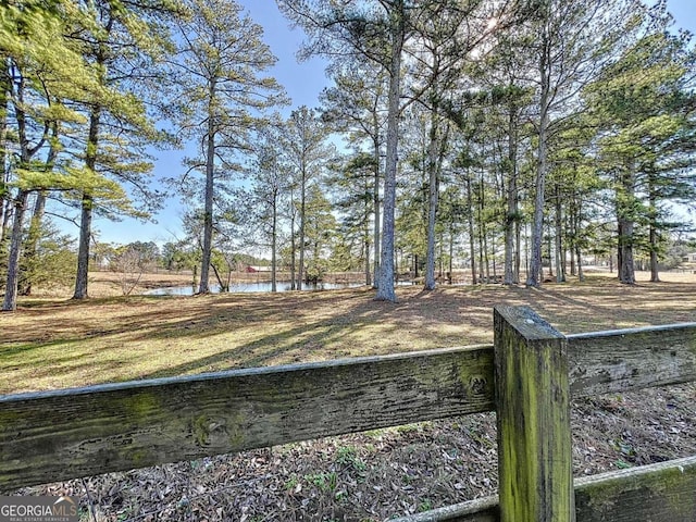 view of yard featuring a water view