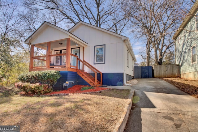 view of front of home featuring covered porch