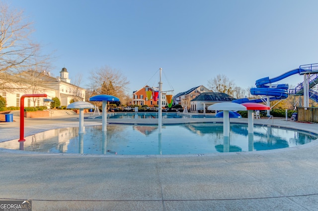 view of swimming pool