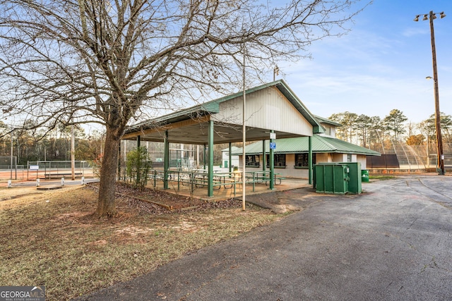 view of front of house