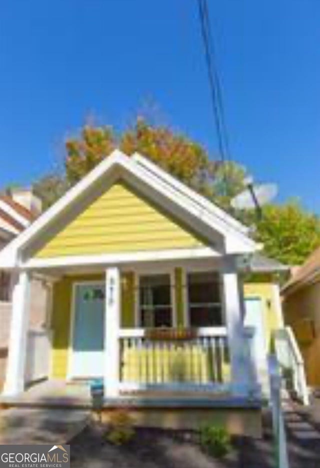 view of front of house with covered porch