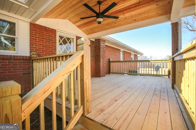 deck with ceiling fan