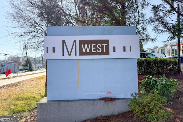 view of community / neighborhood sign