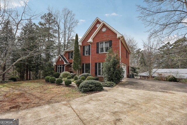 view of front of house with a front yard