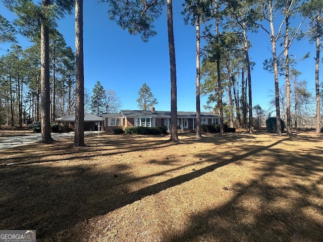 view of front of house with a front yard