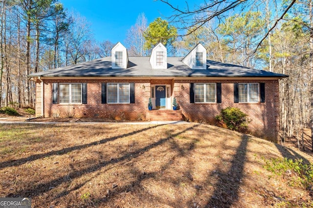 view of front of house featuring a front yard