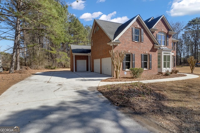 view of front facade featuring a garage