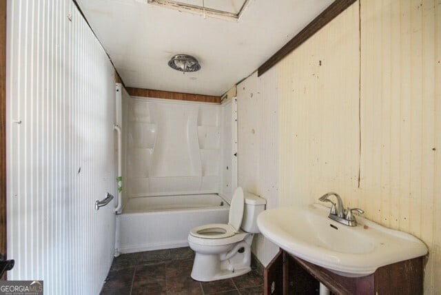 1381 Allgood Rd, Marietta, GA 30062 - full bathroom featuring toilet, shower / washtub combination, and vanity