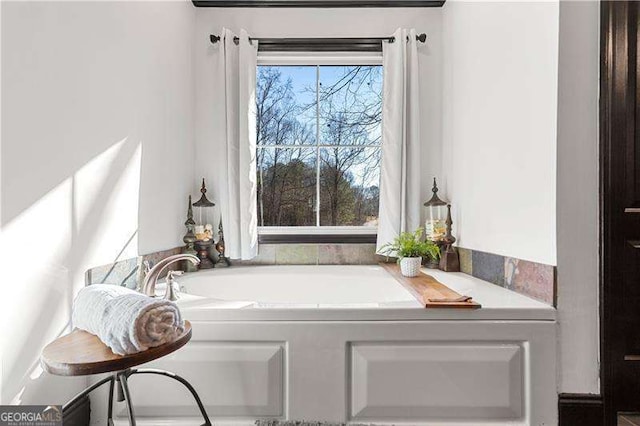 bathroom featuring a bathtub