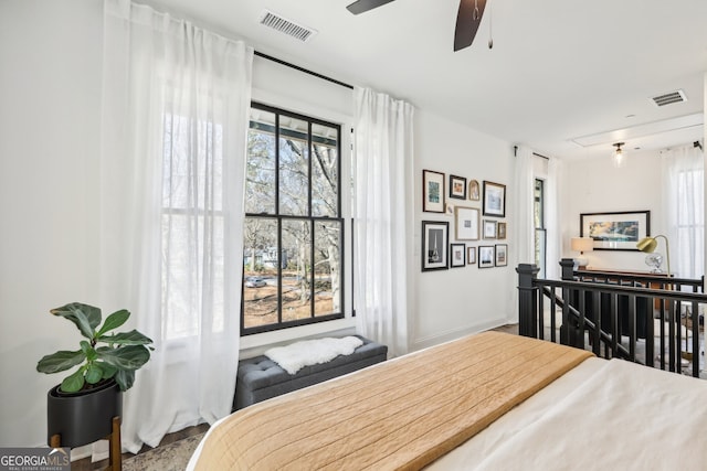 bedroom with ceiling fan