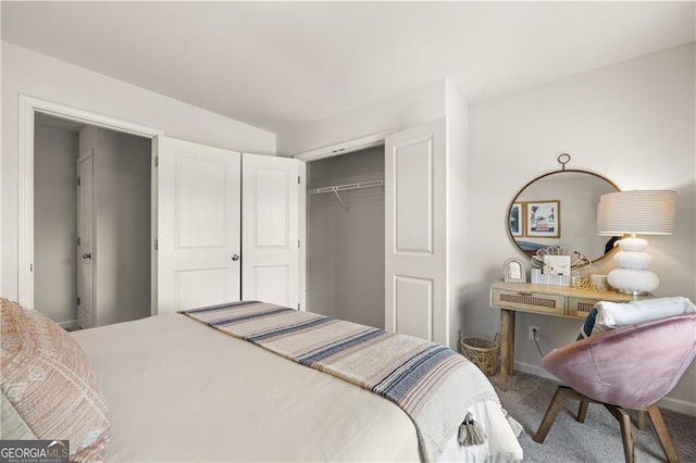 bedroom featuring carpet and a closet