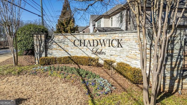 view of community / neighborhood sign