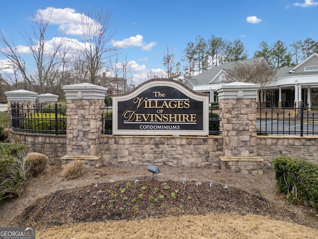 view of community / neighborhood sign