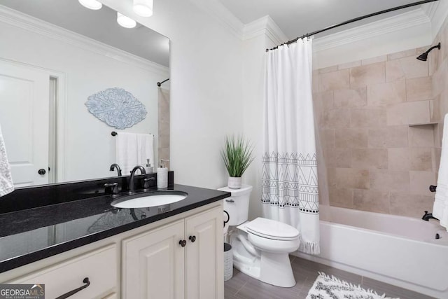 full bathroom with crown molding, vanity, toilet, and shower / bath combo