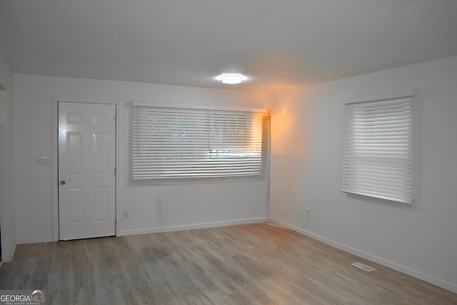 4447 Pharr Ave, Macon, GA 31204 - empty room featuring light wood-type flooring