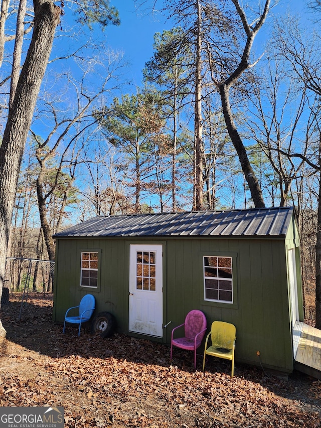 view of outdoor structure