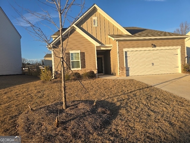 view of front of house with a garage