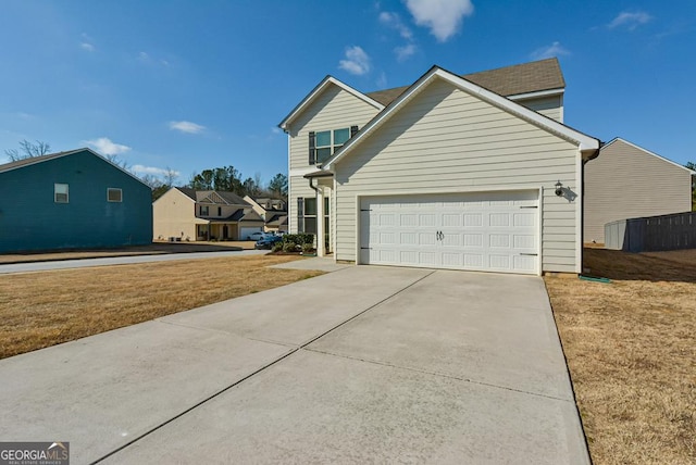 view of front facade featuring a front lawn