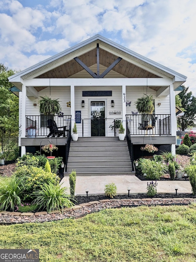 view of front of home featuring a porch