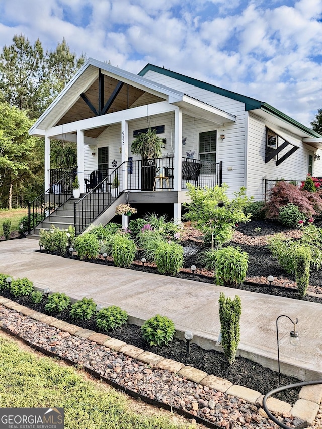 view of front of home with covered porch