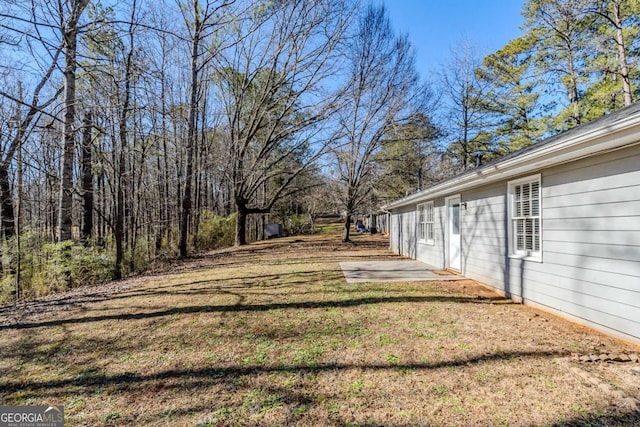 view of yard with a patio