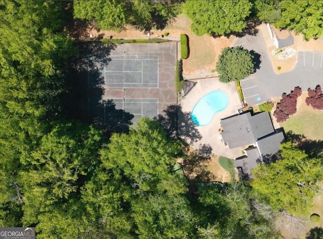 2064 Powers Ferry Trce SE, Marietta, GA 30067 - bird's eye view of a pool