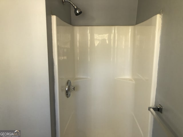 5250 Hollyhock Rd, Douglasville, GA 30135 - bathroom view of a shower