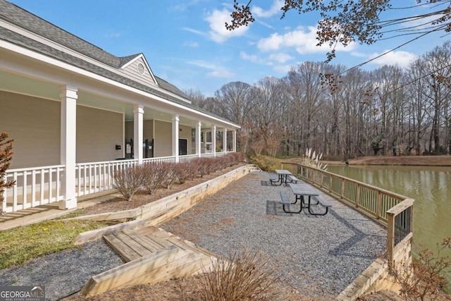 view of yard featuring a water view