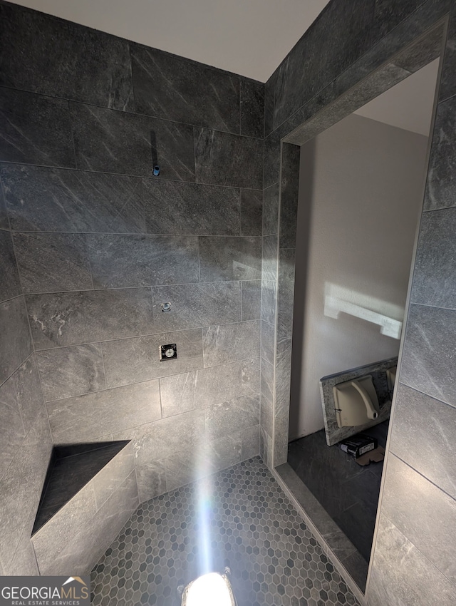 1117 Poor House Mountain Trl, Murphy, NC 28906 - bathroom featuring tiled shower