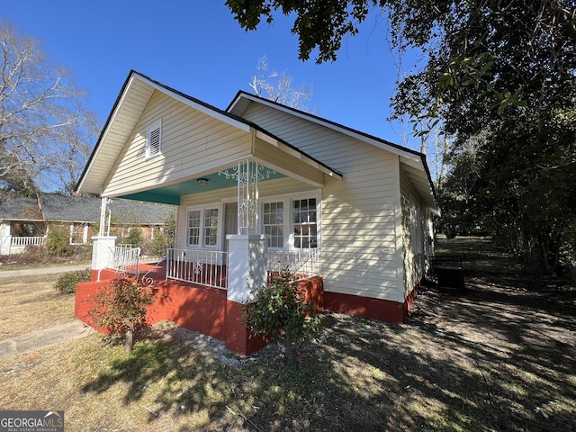 view of front of property featuring a porch