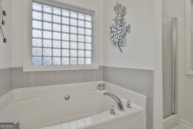 bathroom featuring a bathing tub