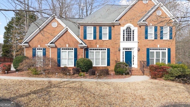 view of front of home featuring a front yard