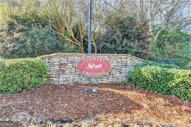 view of community / neighborhood sign