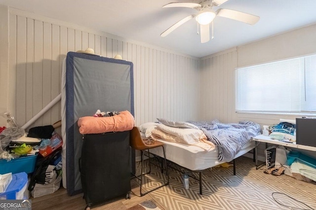 bedroom featuring ceiling fan