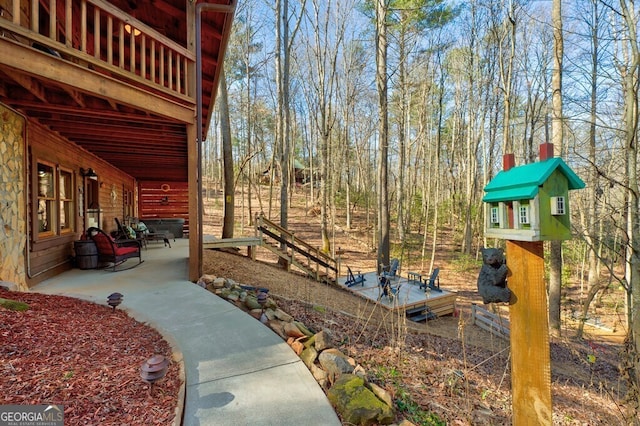 view of yard with a patio area