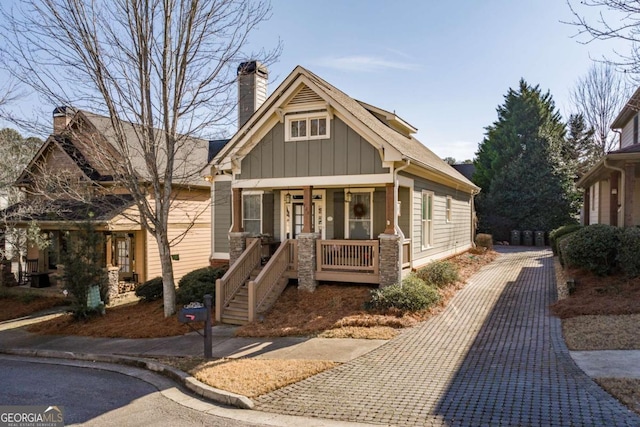 view of front of house with covered porch