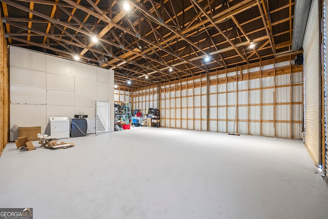 garage with washer / dryer